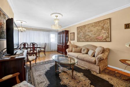 5720  Boul. Cavendish, Côte-Saint-Luc, Quebec H4W 1S9, CANADÁ