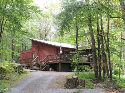 124 Hickory Drive, Hawley, Pennsylvania 18428, USA