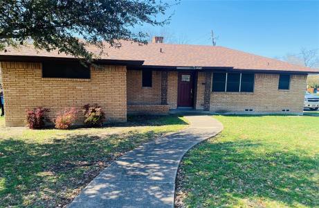 1315 Willow Creek Drive, Lancaster, Texas 75146