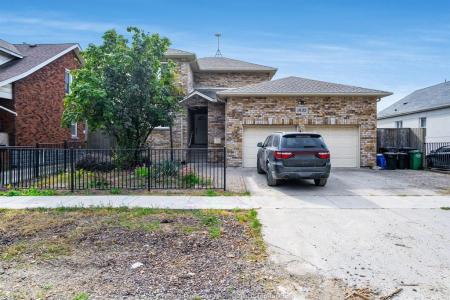 1833 ST. LUKE, Windsor, 安大略省 N8W 3W8, 加拿大