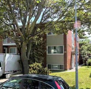 9416-18  Rue d'Eastman, Montréal (LaSalle), Quebec H8R 2K8, Kanada