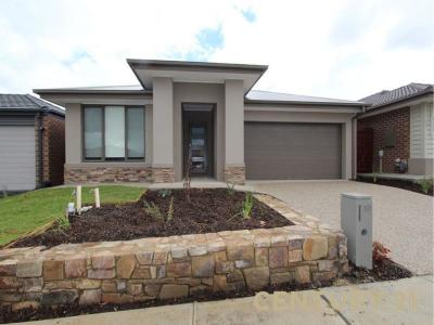 10 Anvil Way, Clyde North, VIC 3978, Australia