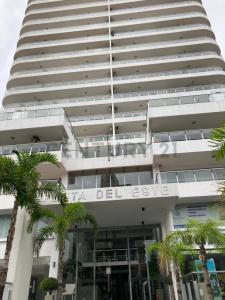 c/Libertad, Edif. Punta del Este , Norte, Santa Cruz 00001, Bolivia