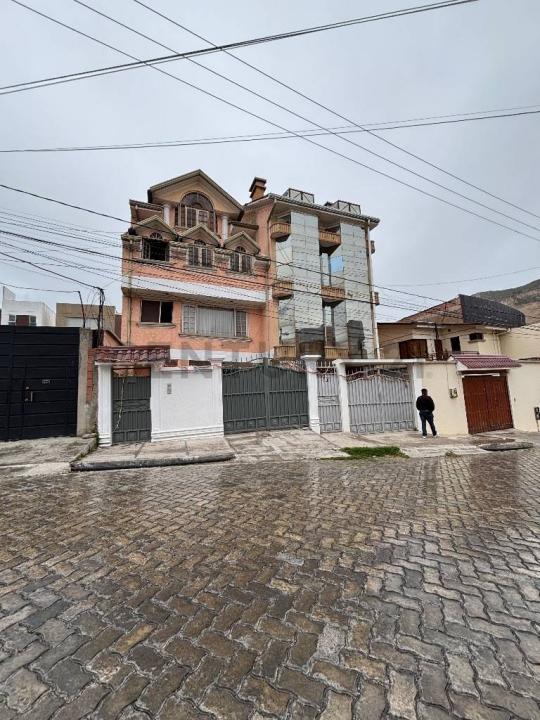 ZONA COTA COTA CALLOE HUASCAR CAJIAS 700, Cota Cota, La Paz 00001, 玻利维亚