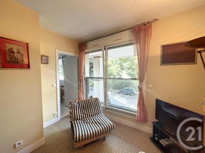 Levallois Perret, イル＝ド＝フランス 92300, アキタン