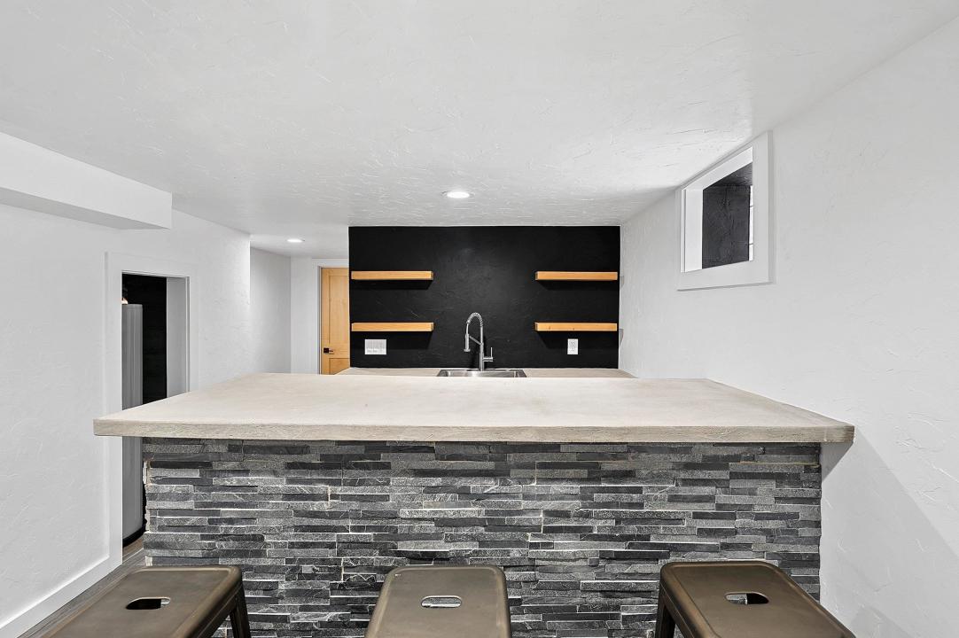 1952 N 86TH Street, WAUWATOSA, Wisconsin 53226, USA