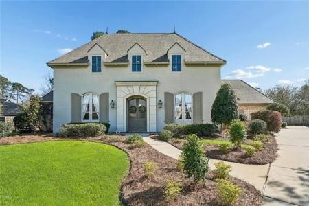 108 WOODSTONE Drive, Mandeville, Louisiana 70471, USA