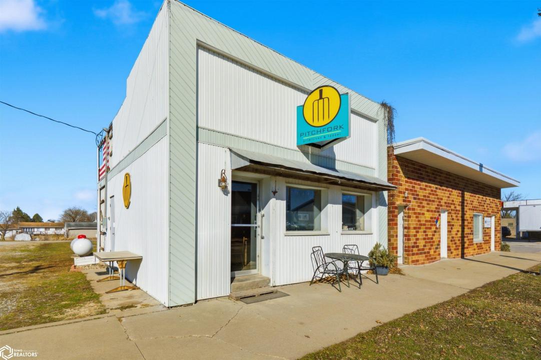 203 S Main Street, Laurel, Iowa 50141, USA