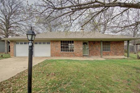 1703 Lamar Street, Mineral Wells, 德克薩斯州 76067, 美國