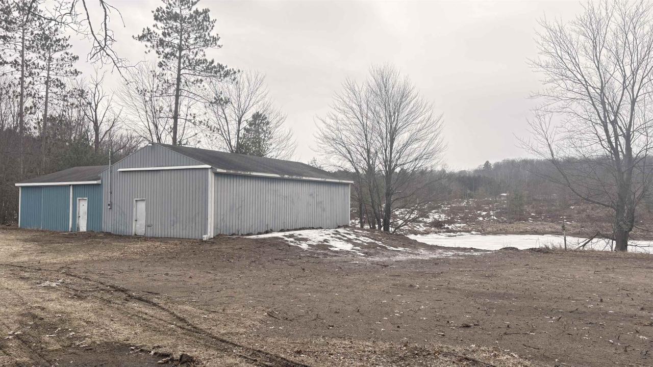 731 N Harding, Harrison, Michigan 48625, USA