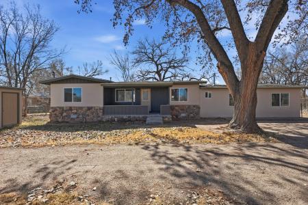 14 Calle Del Rio, Los Lunas, NM 87031, USA