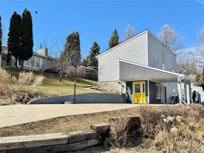 341 LILLY STREET, Neepawa, Manitoba R0J 1H0, Canada