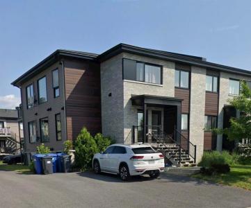 1845  Rue Bonaparte, Longueuil (Saint-Hubert), Quebec J4T 2C2, Kanada