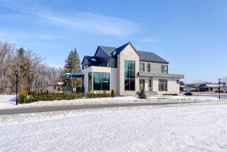 1  Av. Morgan, Senneville, Quebec H9X 0C1, Canada