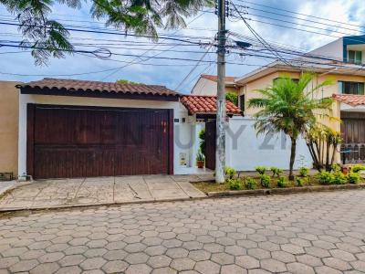 AV BENI CASI 4TO ANILLO BARRIO HAMACAS CALLE 7 OESTE CASA 10, Norte, Santa Cruz 00001, Bolivie