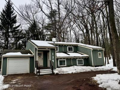 9 Sassafras Road, Lake Harmony, Pennsylvania 18624, USA