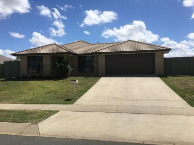36 Naumann Street, Moranbah, QLD 4744, 澳洲