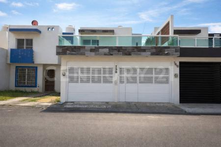 Napoles 138,, Veracruz, Veracruz 91726, Messico