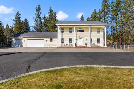 16607 N Primrose Ln, Nine Mile Falls, Washington 99026, États-Unis