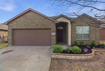 10928 Middleglen Road, Fort Worth, Texas 76052, USA