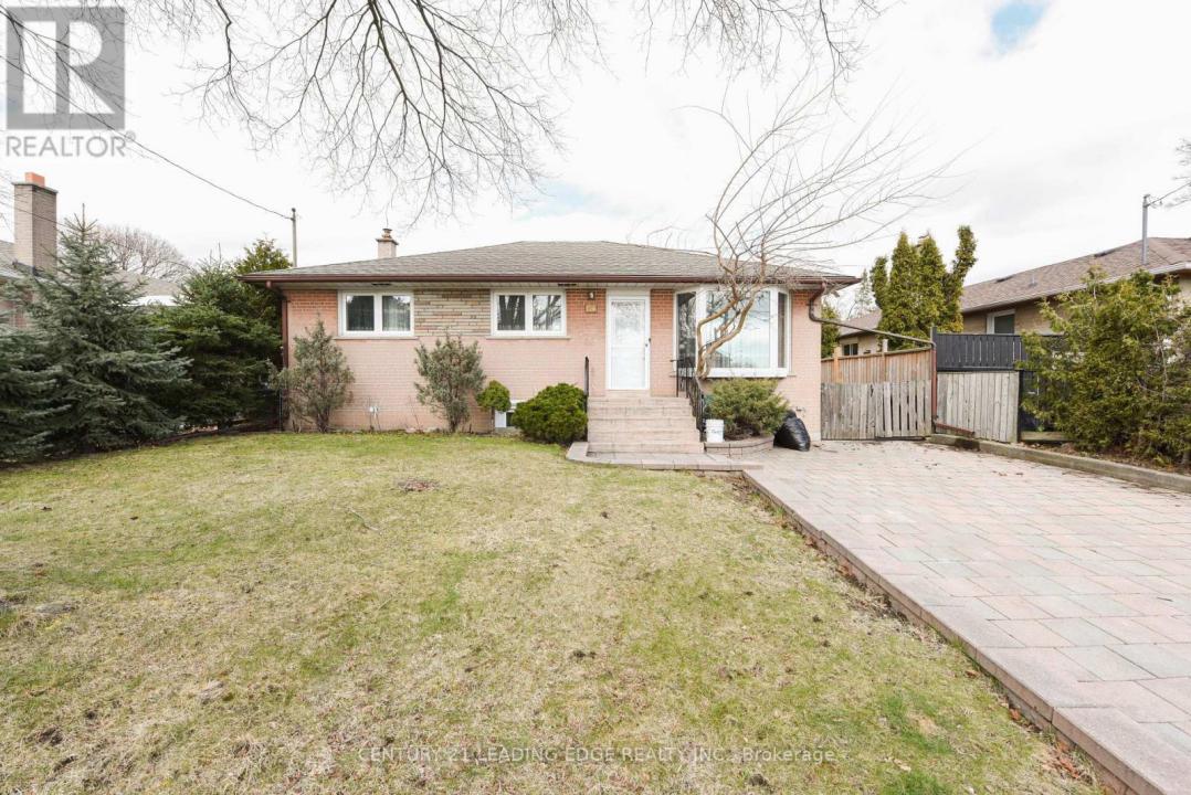 34 PARAGON ROAD, Toronto (kingsview Village-the Westway), Ontario M9R 1J8, Canada