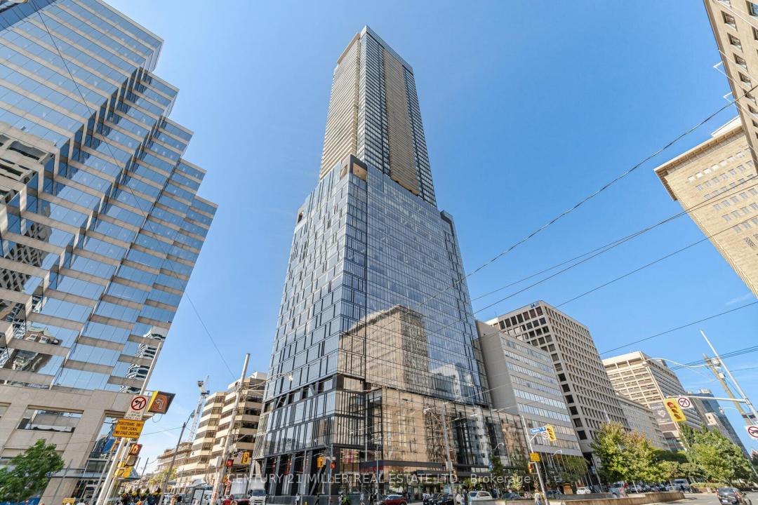 488 UNIVERSITY AVENUE, Toronto, Ontario M5G 0C1, Canada
