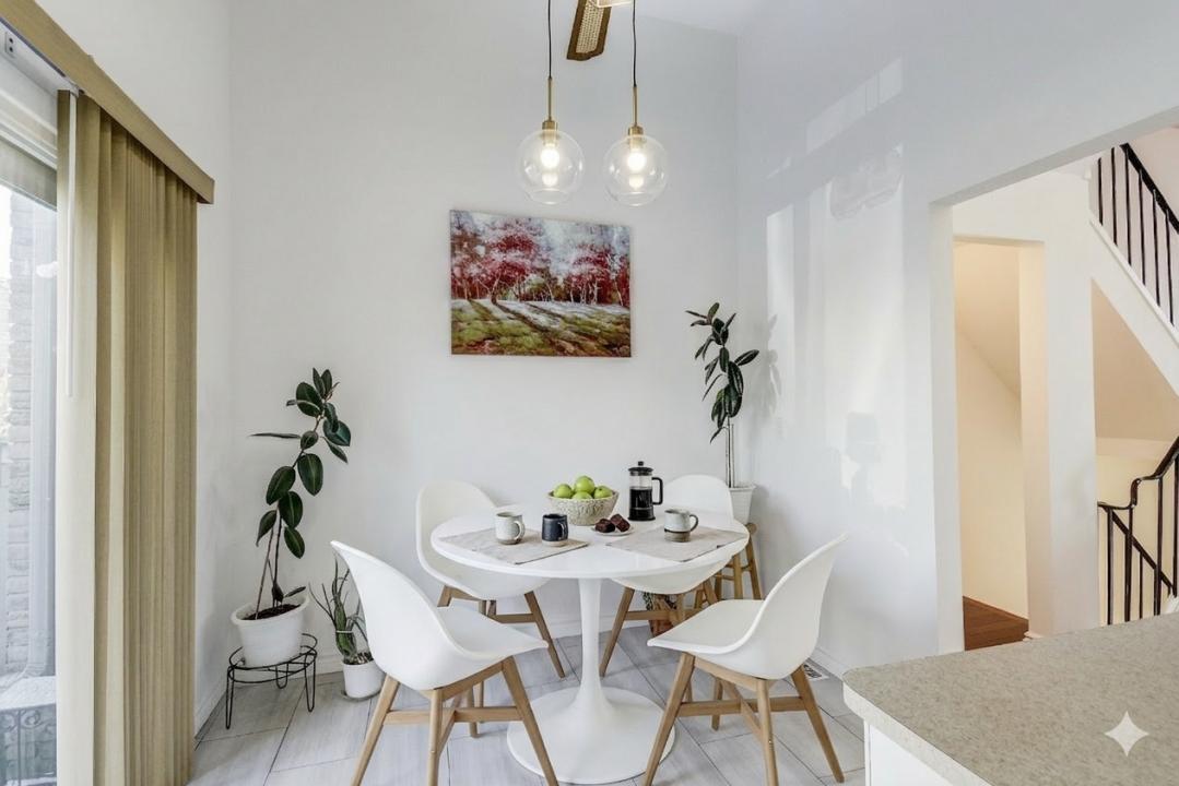 2315 BROMSGROVE ROAD, Mississauga (clarkson), Ontario L5J 4A6, Canada