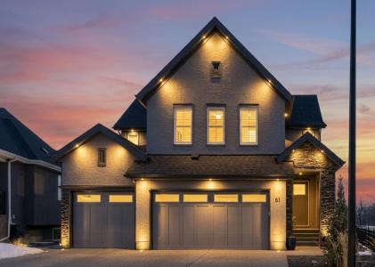 61 CRANBROOK RISE SE, Calgary, Alberta T3M 1W7, Canada