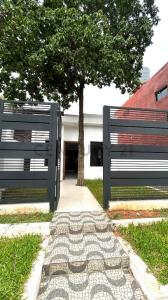 Calle Capitan de Matei 480, Villa Elisa, Fernheizung 2610, Paraguay