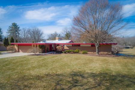 3711 Applewood, Midland, Michigan 48640, USA