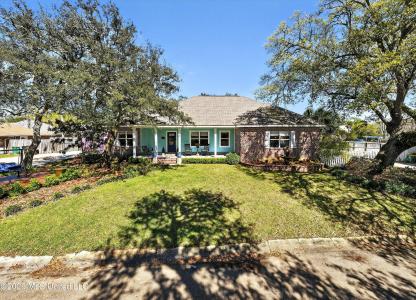 109 E Azalea Drive, Long Beach, Mississippi 39560, États-Unis