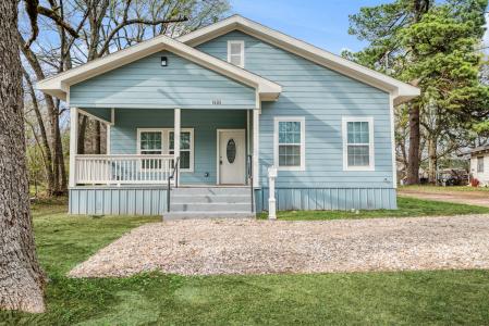 1605 Pine Bluff, Paris, Texas 75460, USA