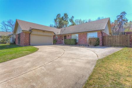 7634 E 58th Place, Tulsa, Oklahoma 74145, USA