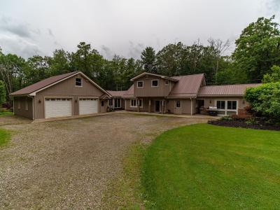 38 Shadow Ln, Russell, Pennsylvania 16345, USA