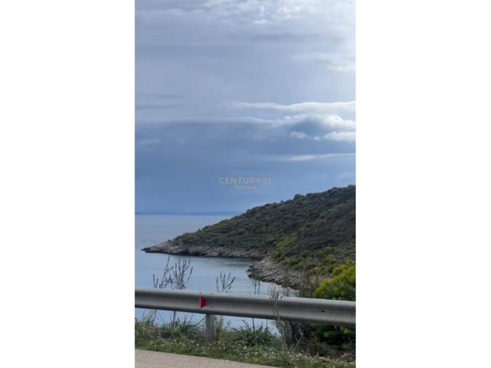 Periferia Himarë, Himarë, Albania