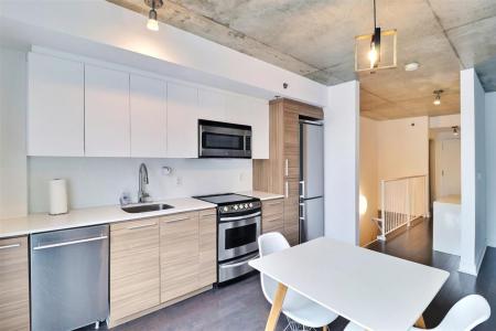 2118  Rue St-Dominique, Montréal (Ville-Marie), Quebec H2X 2X3, Canada