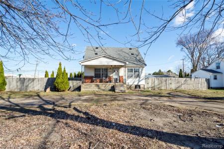 1721 E Woodward Heights Boulevard, Hazel Park, Michigan 48030, États-Unis