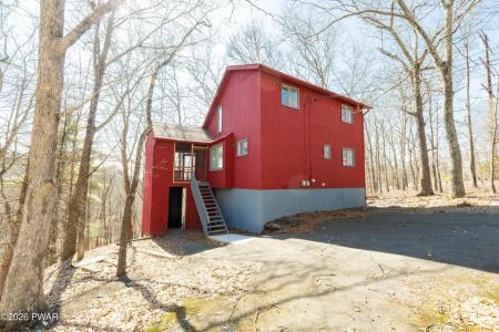 5231 Woodbridge Drive, Bushkill, Pennsylvania 18324, USA