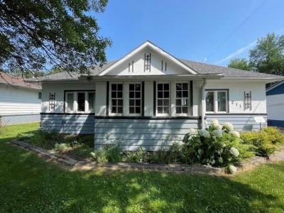 211 HAMILTON STREET, Neepawa, Manitoba R0J 1H0, Canada