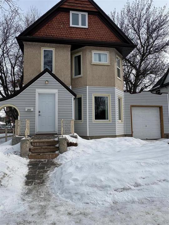 341 13TH STREET, Brandon, Manitoba R7A 4E9, Canada
