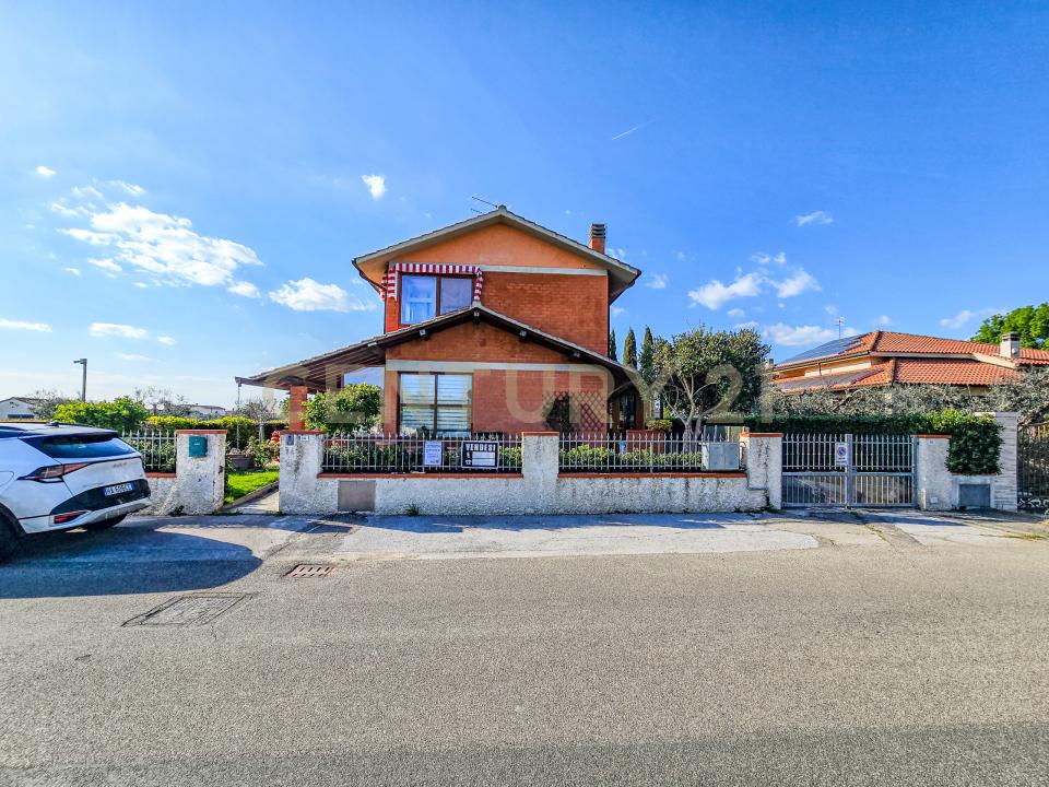 Via della Costituzione, Grosseto, Toscana 58100, Italie