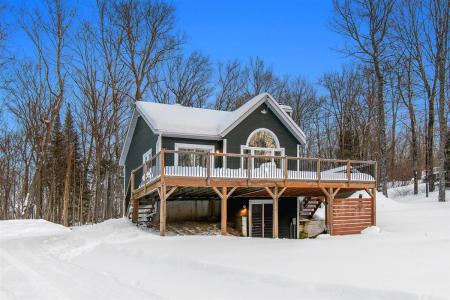 312 Rue de la Détente, Mont-Laurier, Quebec J9L 3G6, Kanada