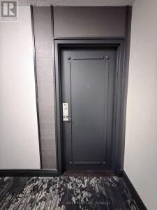 200 BURNHAMTHORPE ROAD EAST, Mississauga (city Centre), オンタリオ L5A 4L4, カナダ