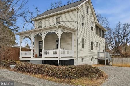 2 W Main Street, Boyce, Virginia 22620, USA