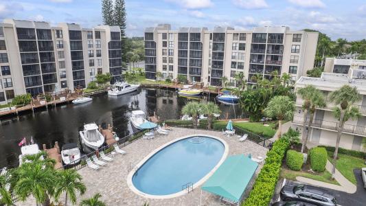 8 N Royal Palm Way Unit# 6040, Boca Raton, Florida 33432, USA