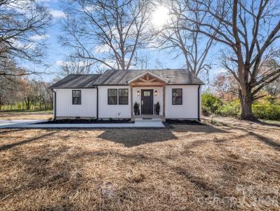 1325 W Nc Hwy 150 Highway, Lincolnton, Carolina Do Norte 28092, Estados Unidos