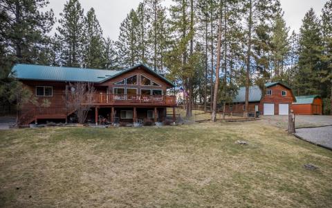 493 Rim Dr, Moyie Springs, Idaho 83845, USA