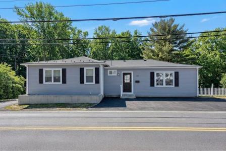 403 Commonwealth Avenue, Warwick, רוד איילנד 02886, ארצות הברית של אמריקה 