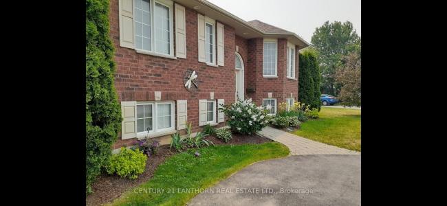 6 CHISHOLM SQUARE, Belleville, Ontario K8N 5Z4, Canada