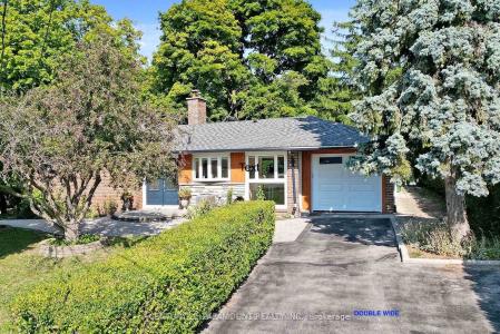 8 WATERFIELD DRIVE, Toronto, Ontario M1P 3W5, Canada